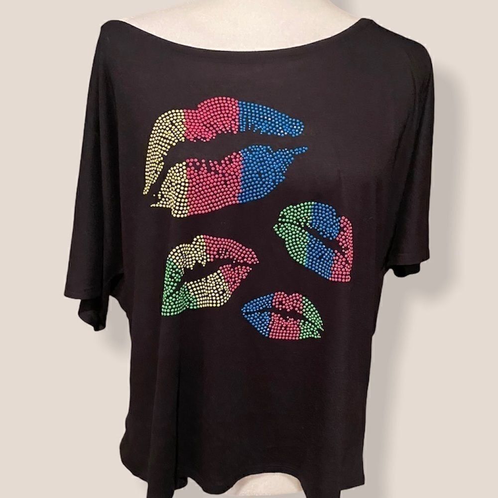 BELLA OFF THE SHOULDER LIPS SHIRT XL